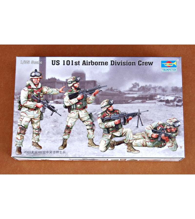 1:35 FIGURE- US 101ST AIRBORNE DIVISION CREW
