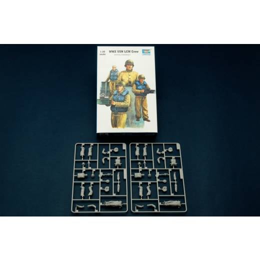 1:35 FIGURE- WW 2 USN LCM CREW