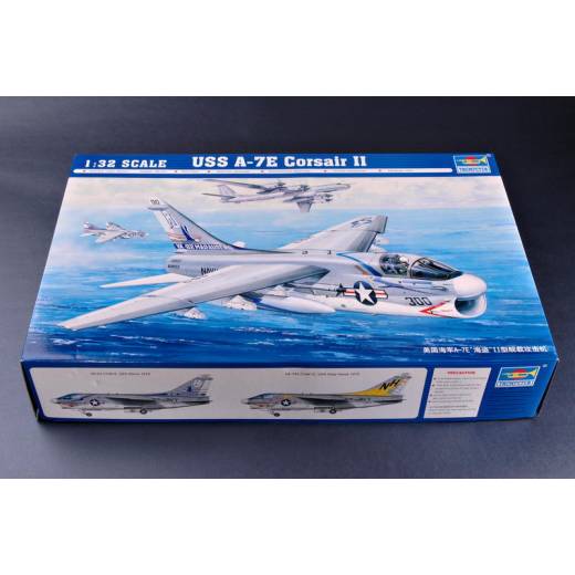 1:32 AIRCRAFT USS A-7E CORSAIR II