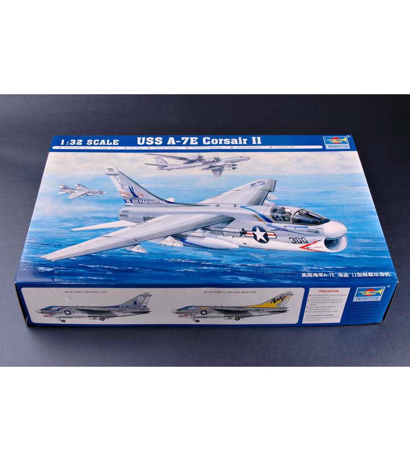 1:32 AIRCRAFT USS A-7E CORSAIR II