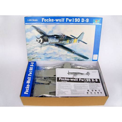 1:24 AIRCRAFT FOCKE WULF FW 190D-9