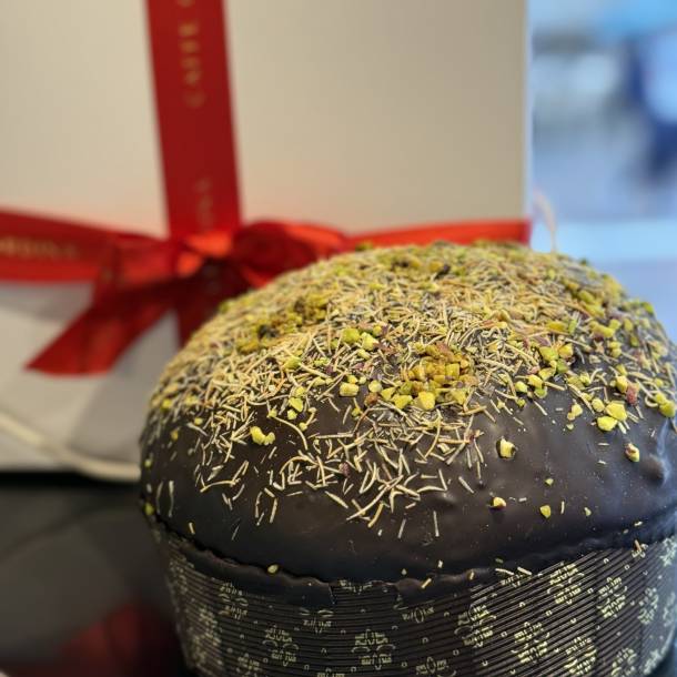 Artisinal Dubai Chocolate Panettone filled with Pistacchio & Kataifi (Dubai cream mix)