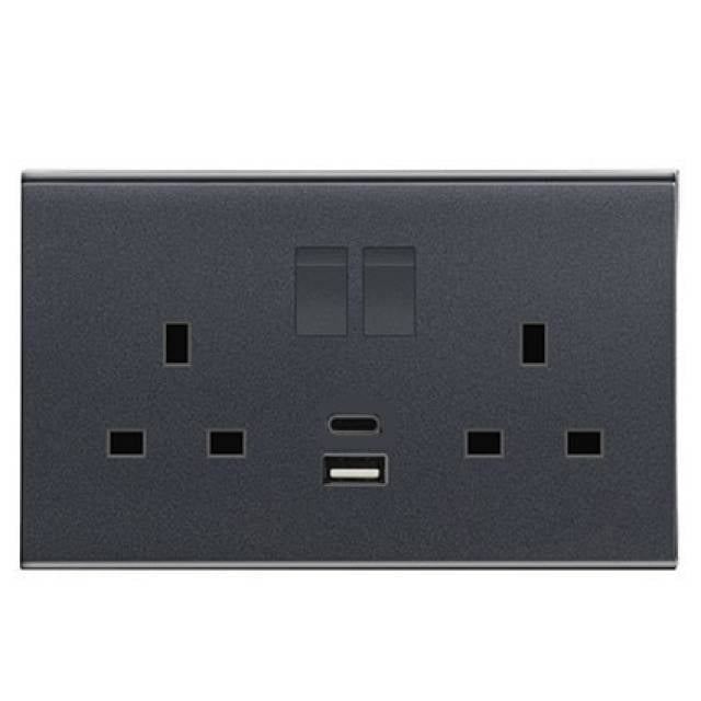 BROADWAY BLACK 13A DP SW SOCKET 2G 1 USB A+1 USB C
