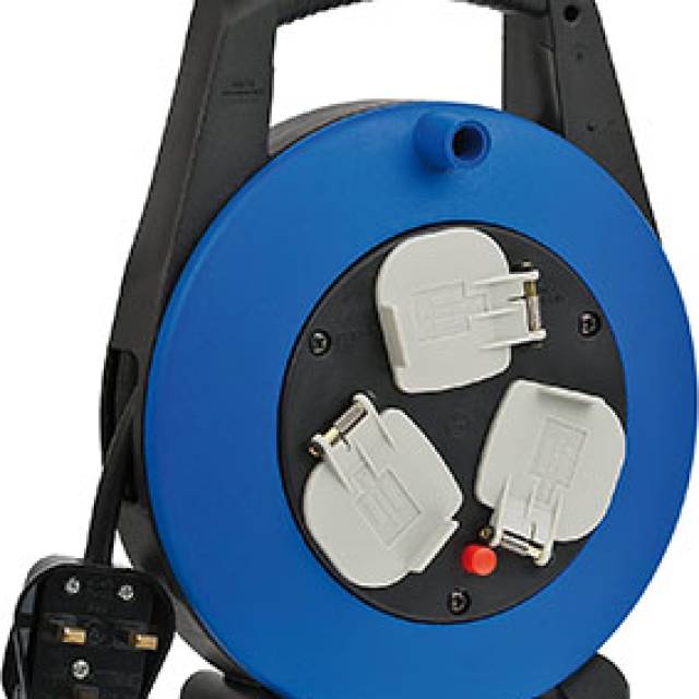 EXTENSION L.D. C/REEL x15m CABLE 3x13A (6+1)