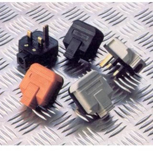PLUG 13A PLASTIC H/DUTY 3PIN BLK (F10+1) (Bx10)