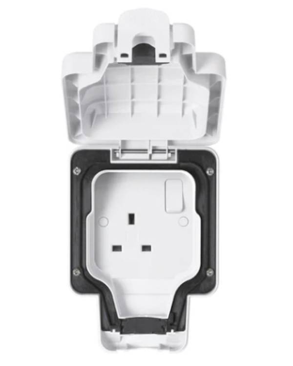 13A IP66 1G SURFACE SOCKET SWITCHED WHT