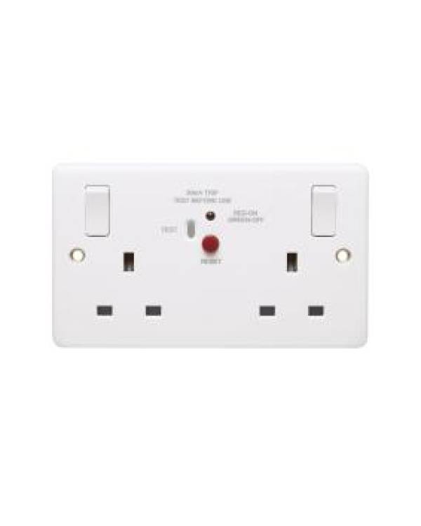 PROFILE+ WHITE 13A SW SOCKET 2G USB C+C