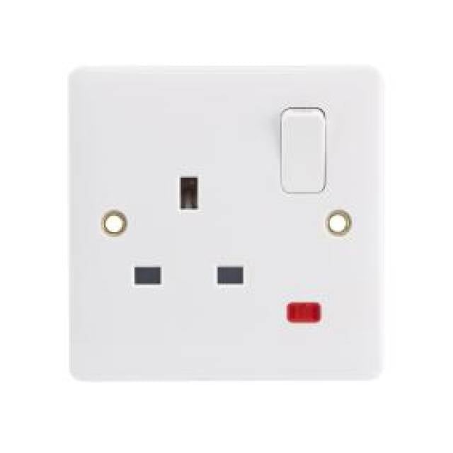 PROFILE+ WHITE 13A DP SW SOCKET 1G+NEON