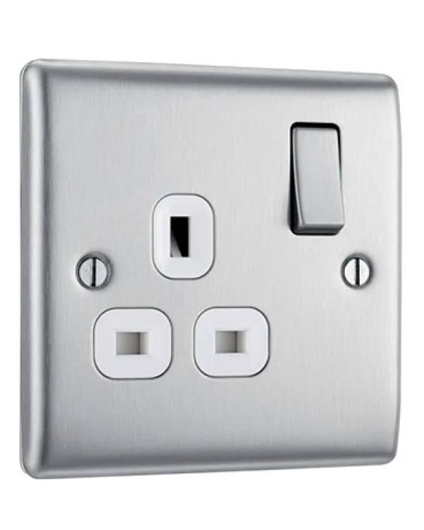 NEXUS MTL 13A 1G SW SOCKET BR STL WHT (Bx5)