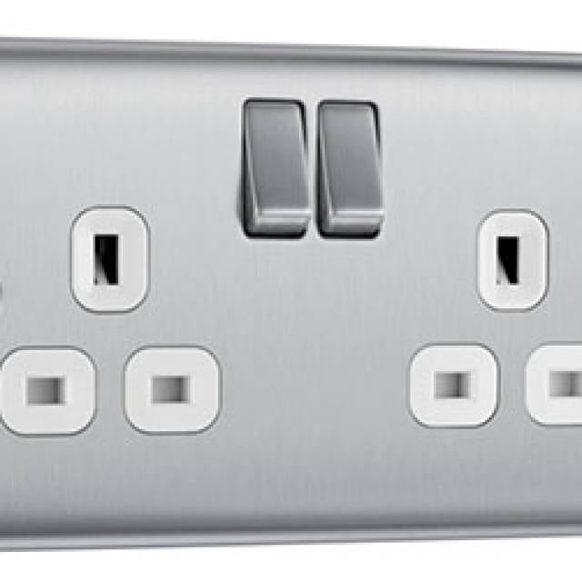 NEXUS MTL 13A 2G SW SOCKET BR STL WHT (Bx5)